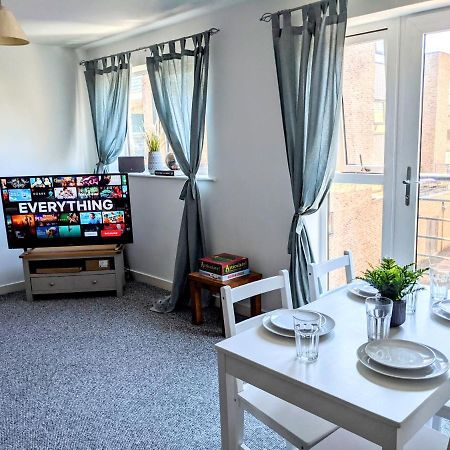 Simple 2-Bedroom 1.5 Bath Apartment In Thornhill Southampton Luaran gambar