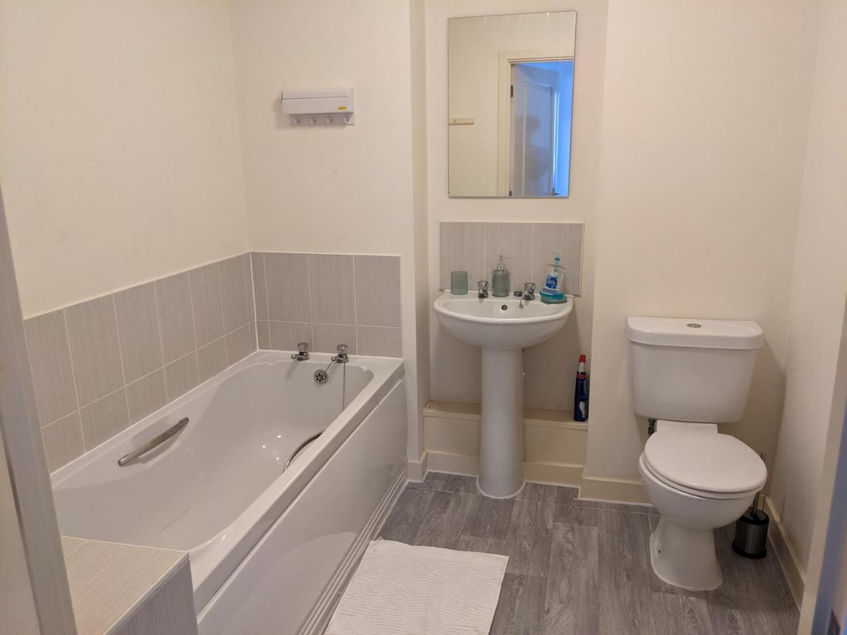 Simple 2-Bedroom 1.5 Bath Apartment In Thornhill Southampton Luaran gambar