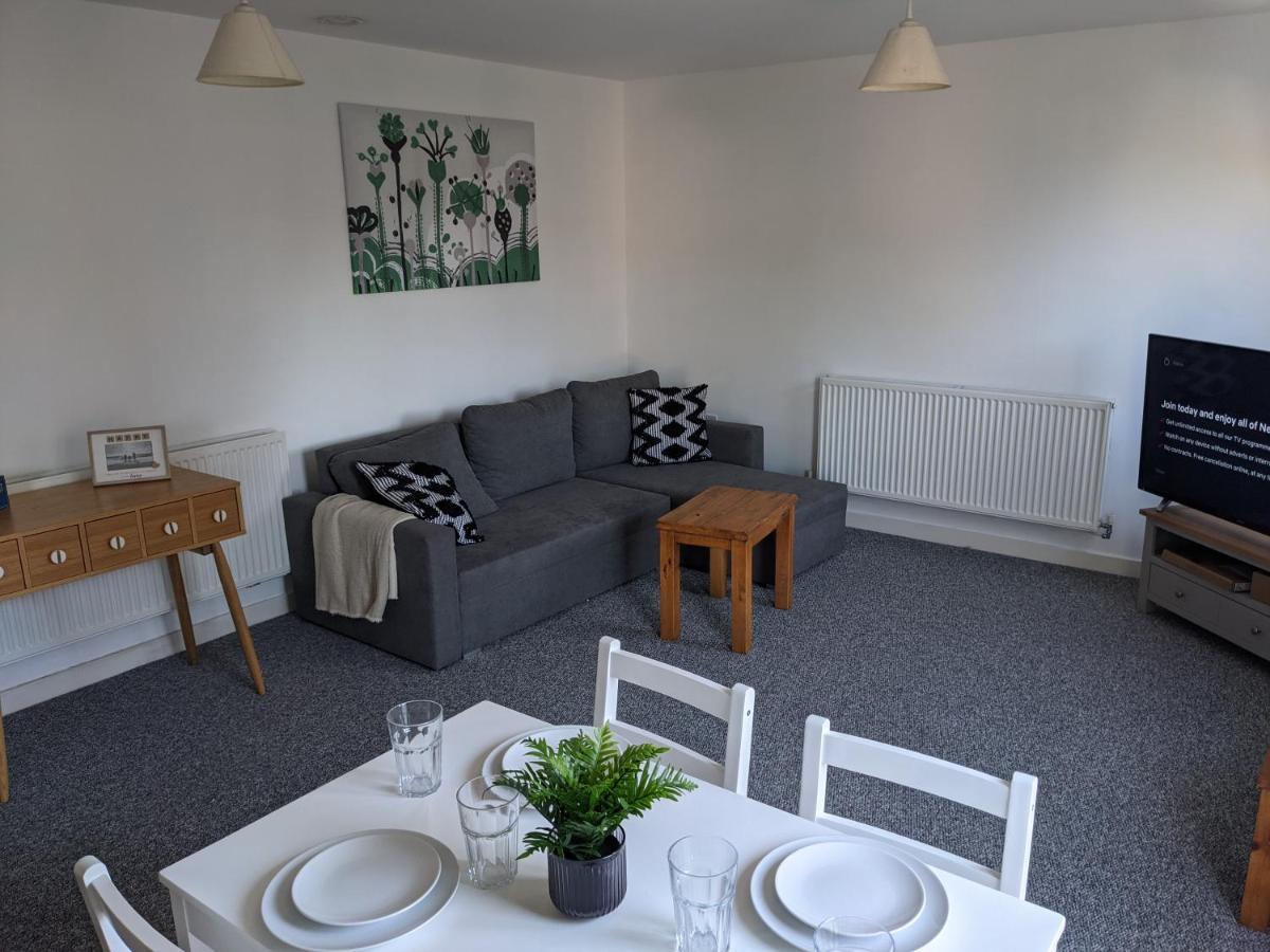 Simple 2-Bedroom 1.5 Bath Apartment In Thornhill Southampton Luaran gambar