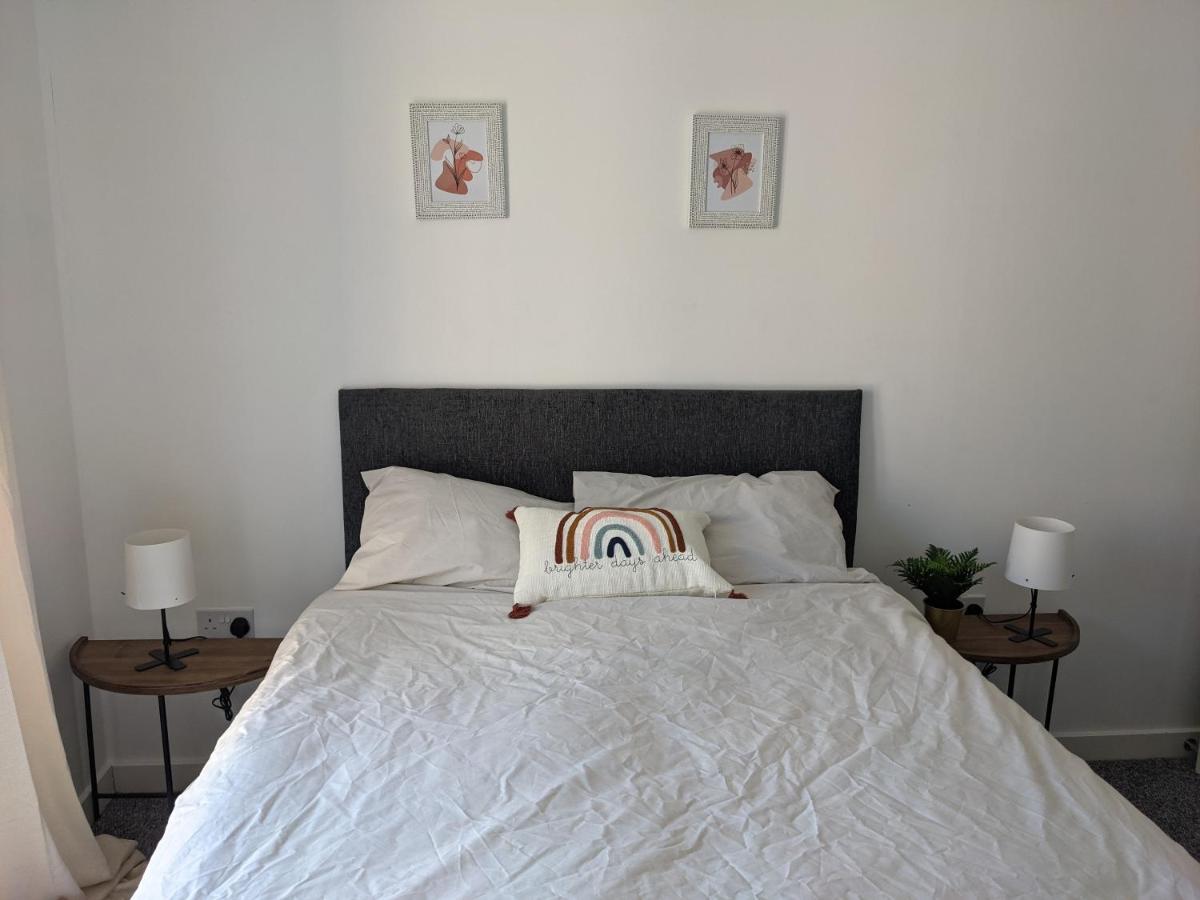 Simple 2-Bedroom 1.5 Bath Apartment In Thornhill Southampton Luaran gambar