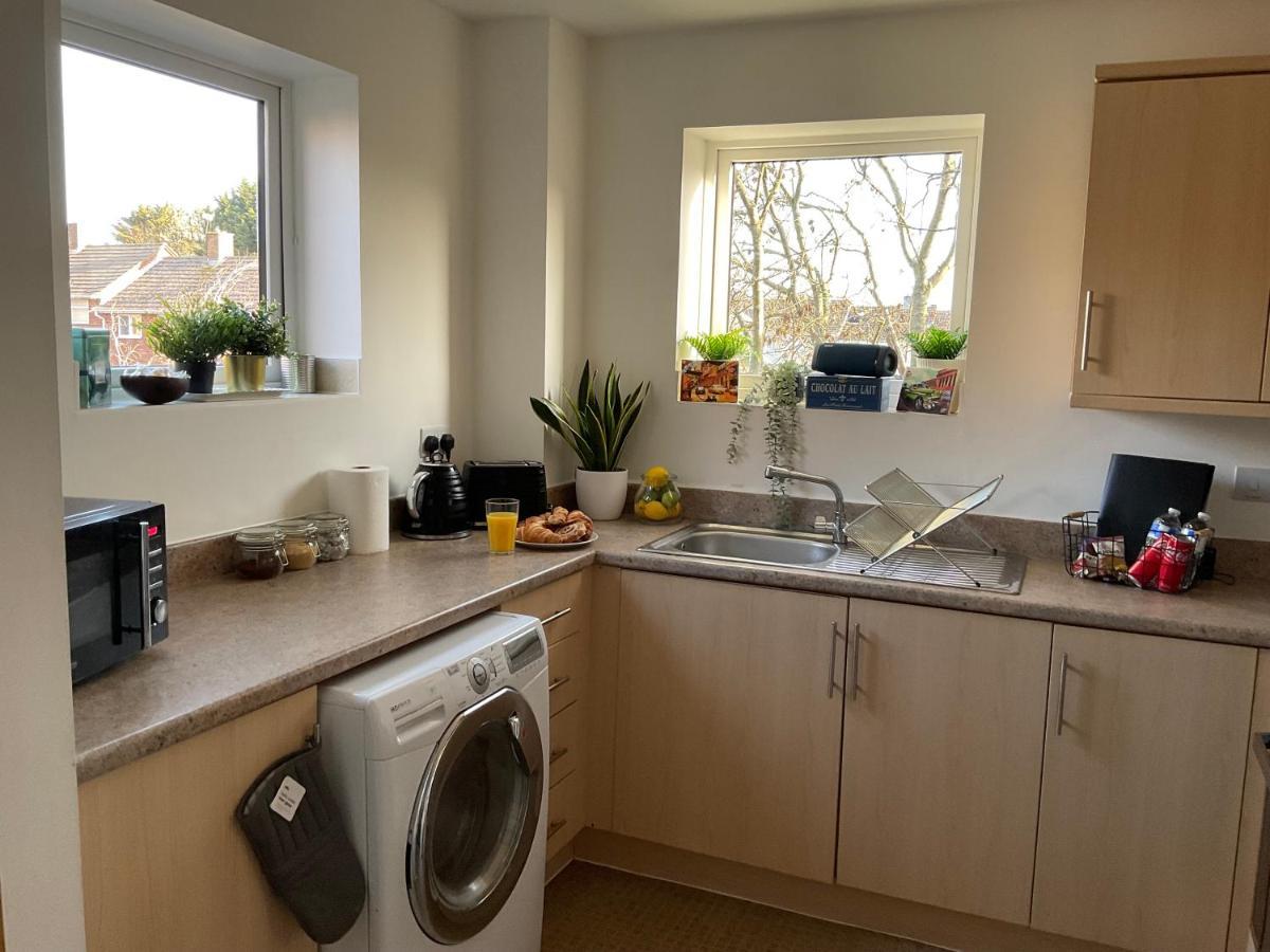 Simple 2-Bedroom 1.5 Bath Apartment In Thornhill Southampton Luaran gambar