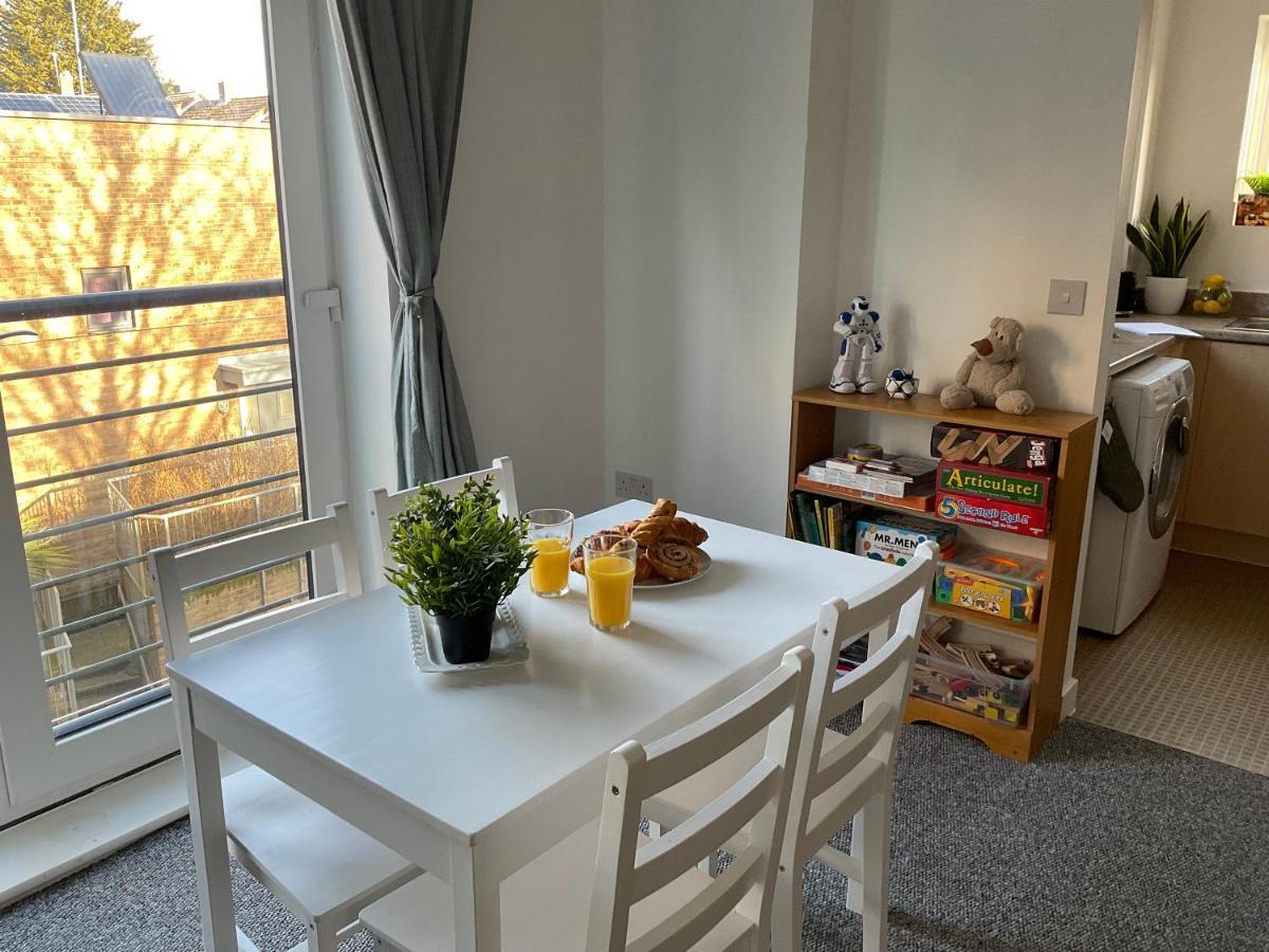 Simple 2-Bedroom 1.5 Bath Apartment In Thornhill Southampton Luaran gambar