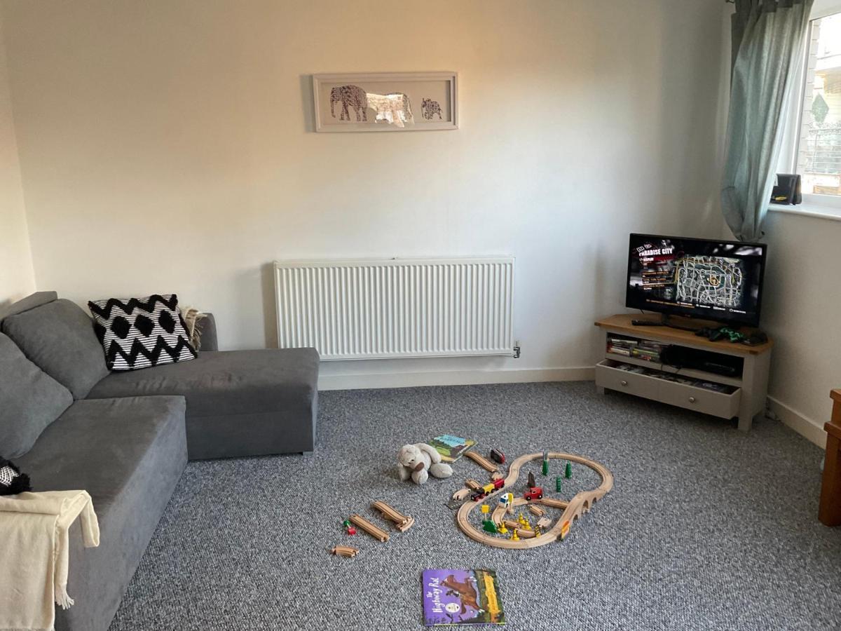 Simple 2-Bedroom 1.5 Bath Apartment In Thornhill Southampton Luaran gambar