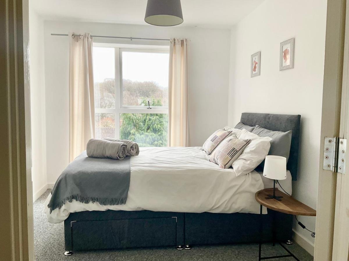 Simple 2-Bedroom 1.5 Bath Apartment In Thornhill Southampton Luaran gambar
